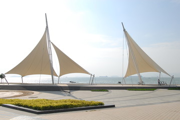 张杰的新歌《看月亮爬上来》歌词