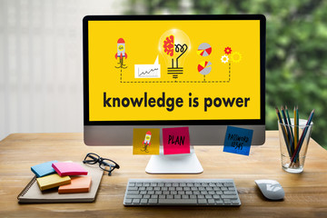 张杰的新歌《看月亮爬上来》歌词