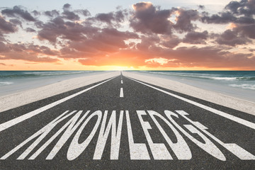 《远离尘嚣》说明了什么