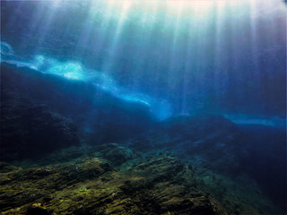 张杰的新歌《看月亮爬上来》歌词