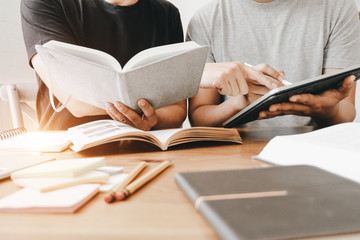 《远离尘嚣》说明了什么