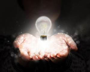 《远离尘嚣》说明了什么