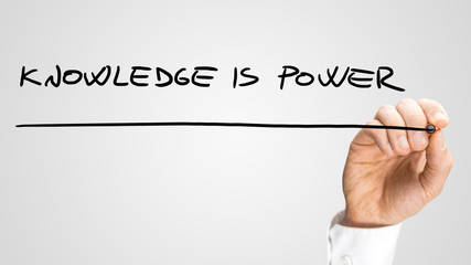 《远离尘嚣》说明了什么