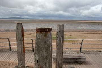 张杰的新歌《看月亮爬上来》歌词