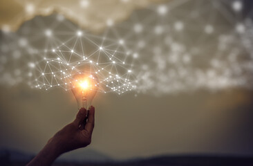 张杰的新歌《看月亮爬上来》歌词