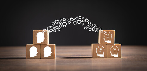 张杰的新歌《看月亮爬上来》歌词