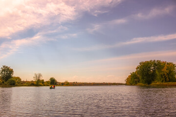 《远离尘嚣》说明了什么