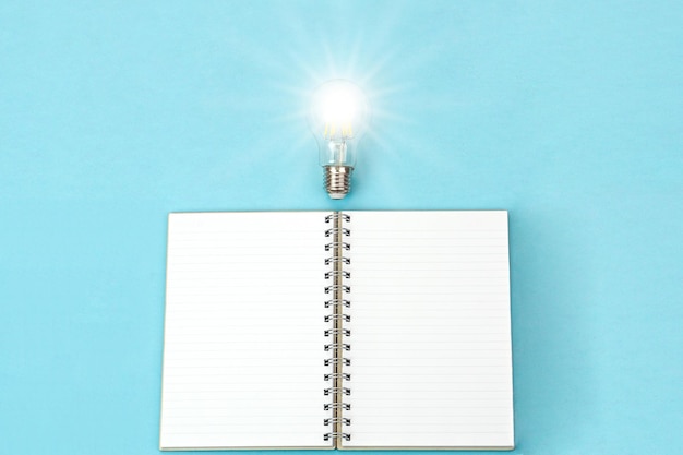 张杰的新歌《看月亮爬上来》歌词